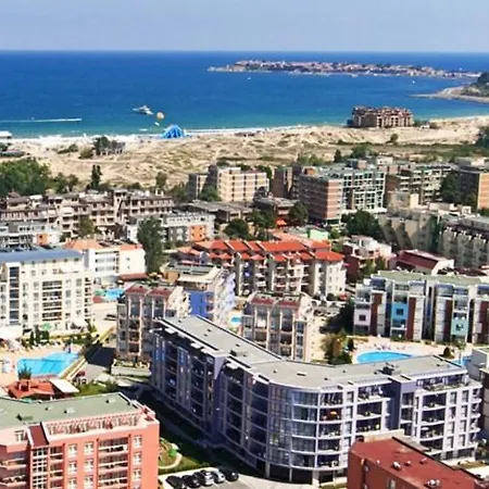 Penthouse Studio Cacao Beach Daire *